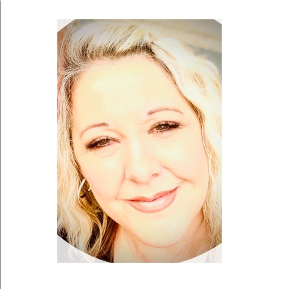 Meet your Posher, Sheila - Picture 1 of 1